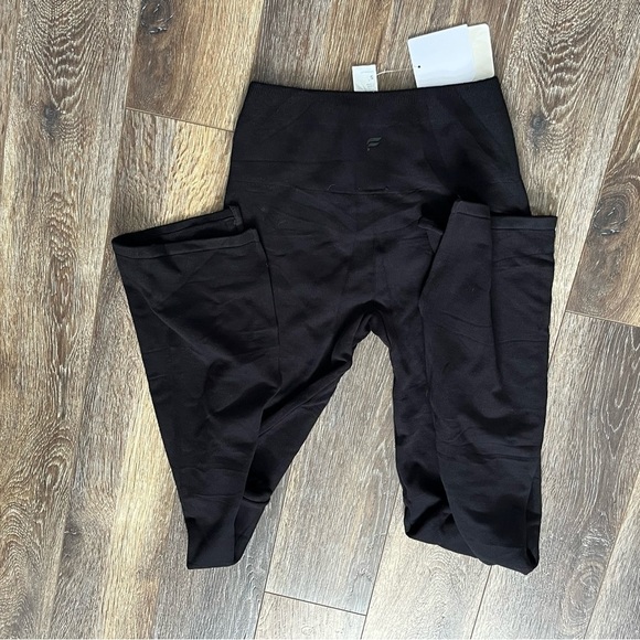 Fabletics Cloud Seamless High Waisted Split Flare (s) - Picture 10 of 10